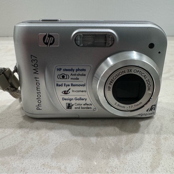 HP Photosmart M637 Digital Camera 7.2MP 3X Opt Zoom, Turns On, Parts Repair READ - Picture 1 of 12